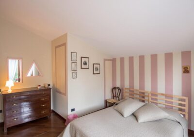 Elegante camera matrimoniale in B&B La Via Francigena